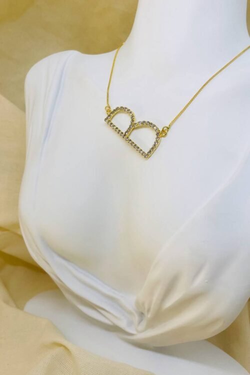 Colar Letra Cravejada