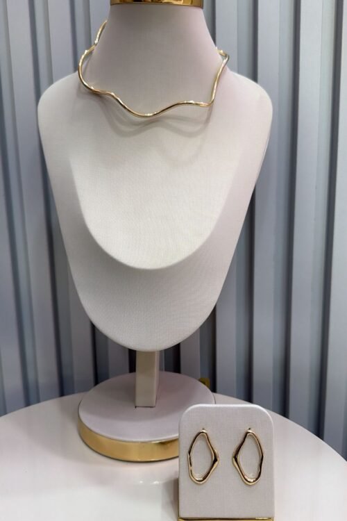 Conjunto de Colar + Brinco Triondas