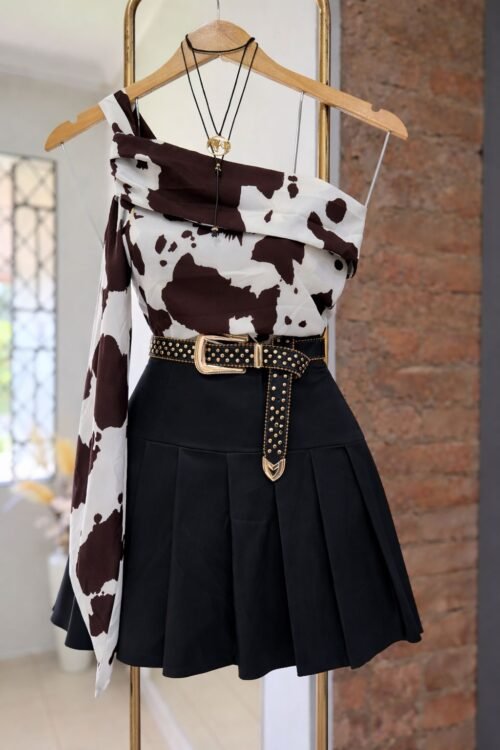 Saia/shorts Colegial Courino