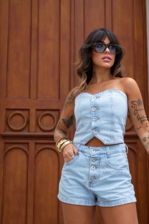 Cropped Jeans com Strass e Botões