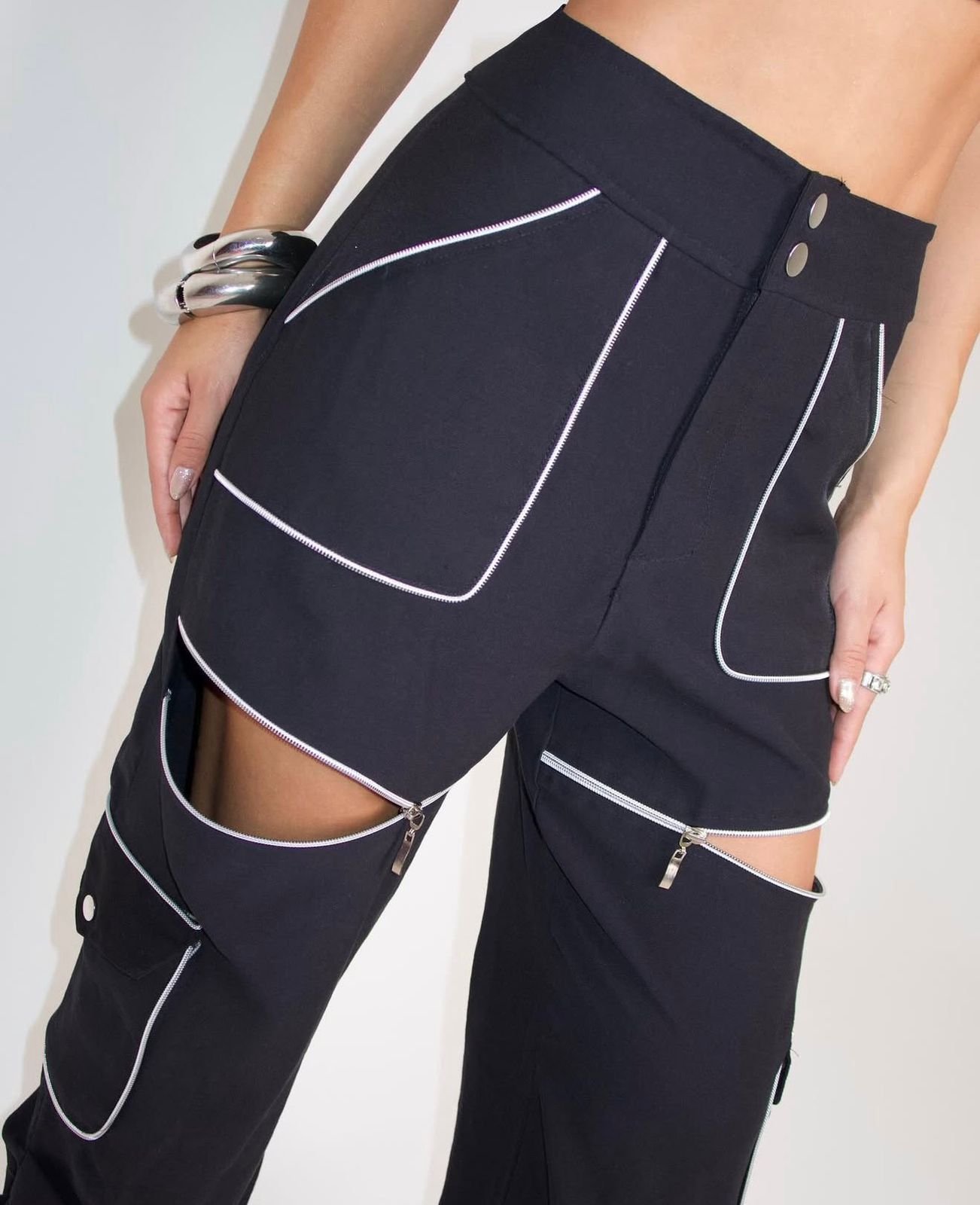 Calça 2 em 1 (jogguer e wide leg) Zíperes Preta