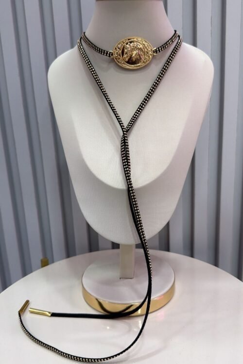 Colar Choker Gravatinha Country Medalha Cavalos