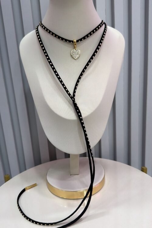 Colar Choker Gravatinha Country Coração Strass